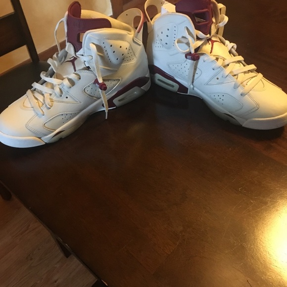 SOLD! Jordan Retro 6 Maroon size 10.5 9/10 - Picture 3 of 6
